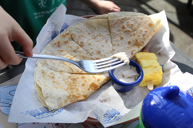 quesadilla with Pineapple and yogurt dip