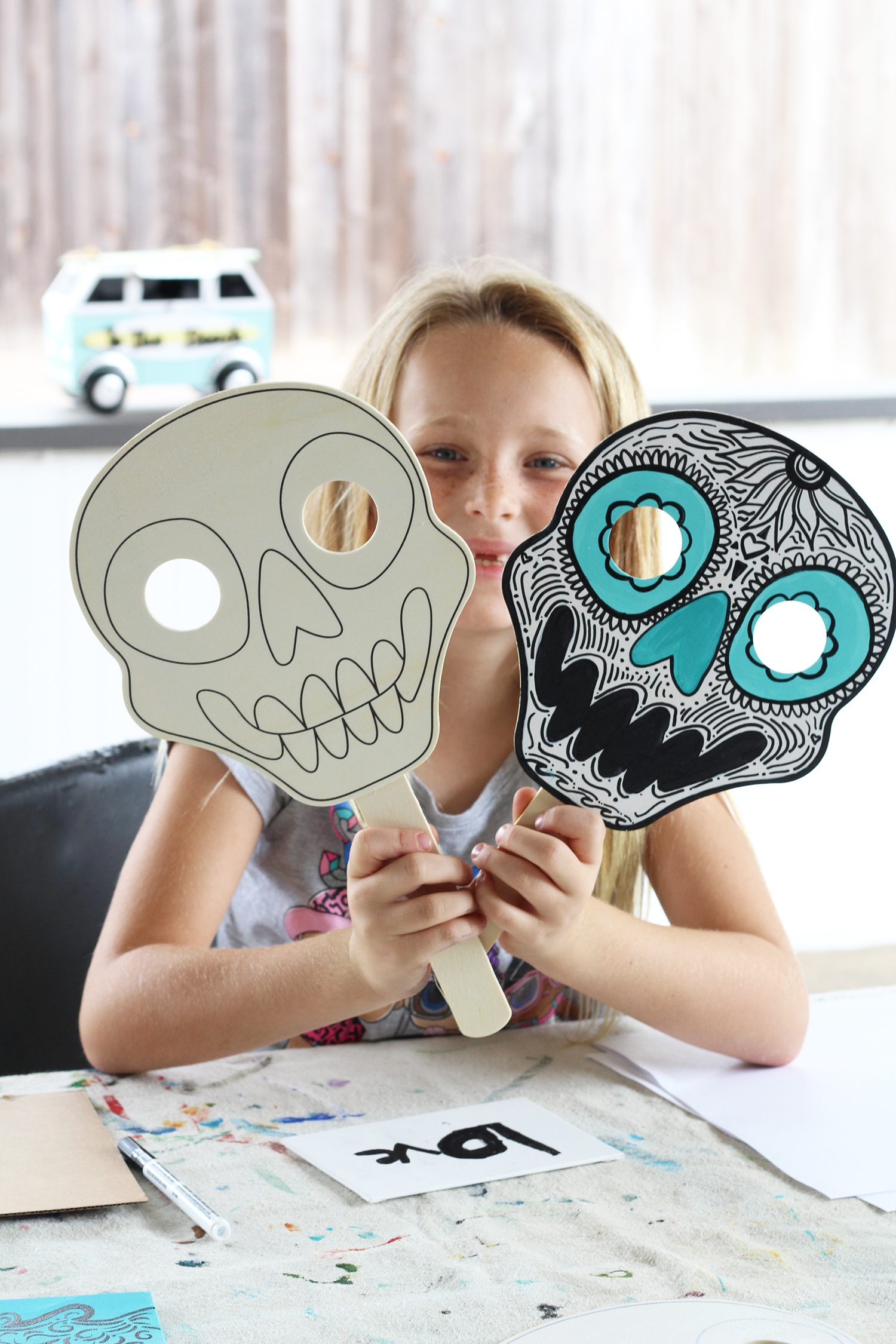 How to paint DIA DE LOS MUERTOS mask - easy Halloween tutorial 